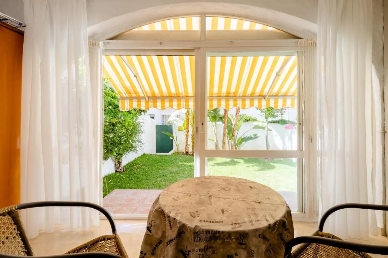 Apartamento Confortable Urbanizacion El Paraiso Estepona 0*,